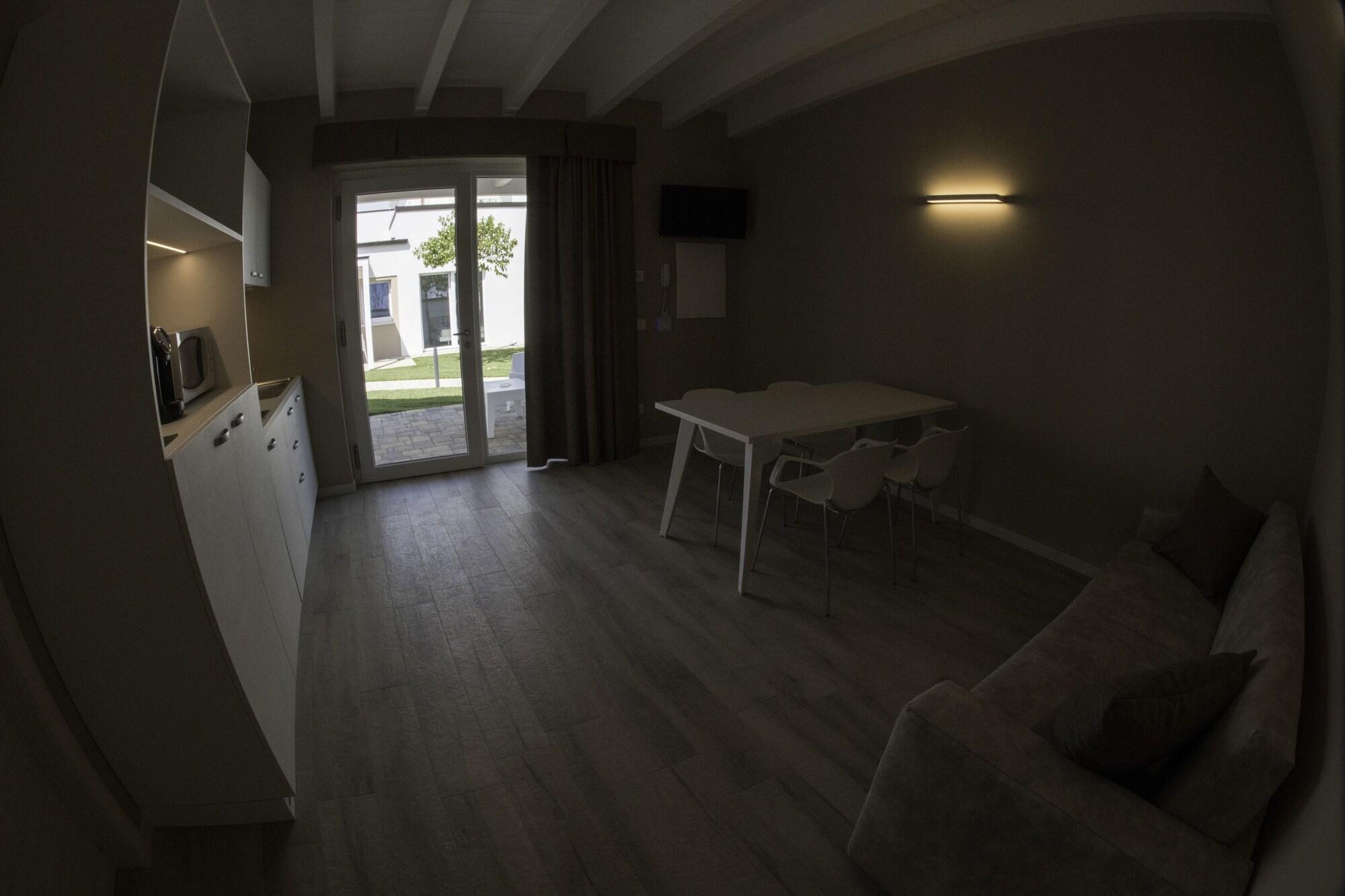 Aurora Aparthotel Peschiera del Garda Luaran gambar