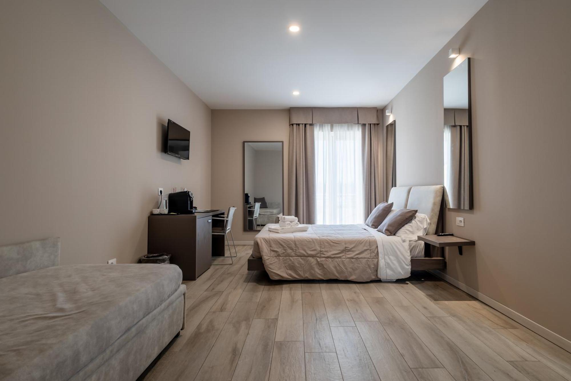 Aurora Aparthotel Peschiera del Garda Luaran gambar